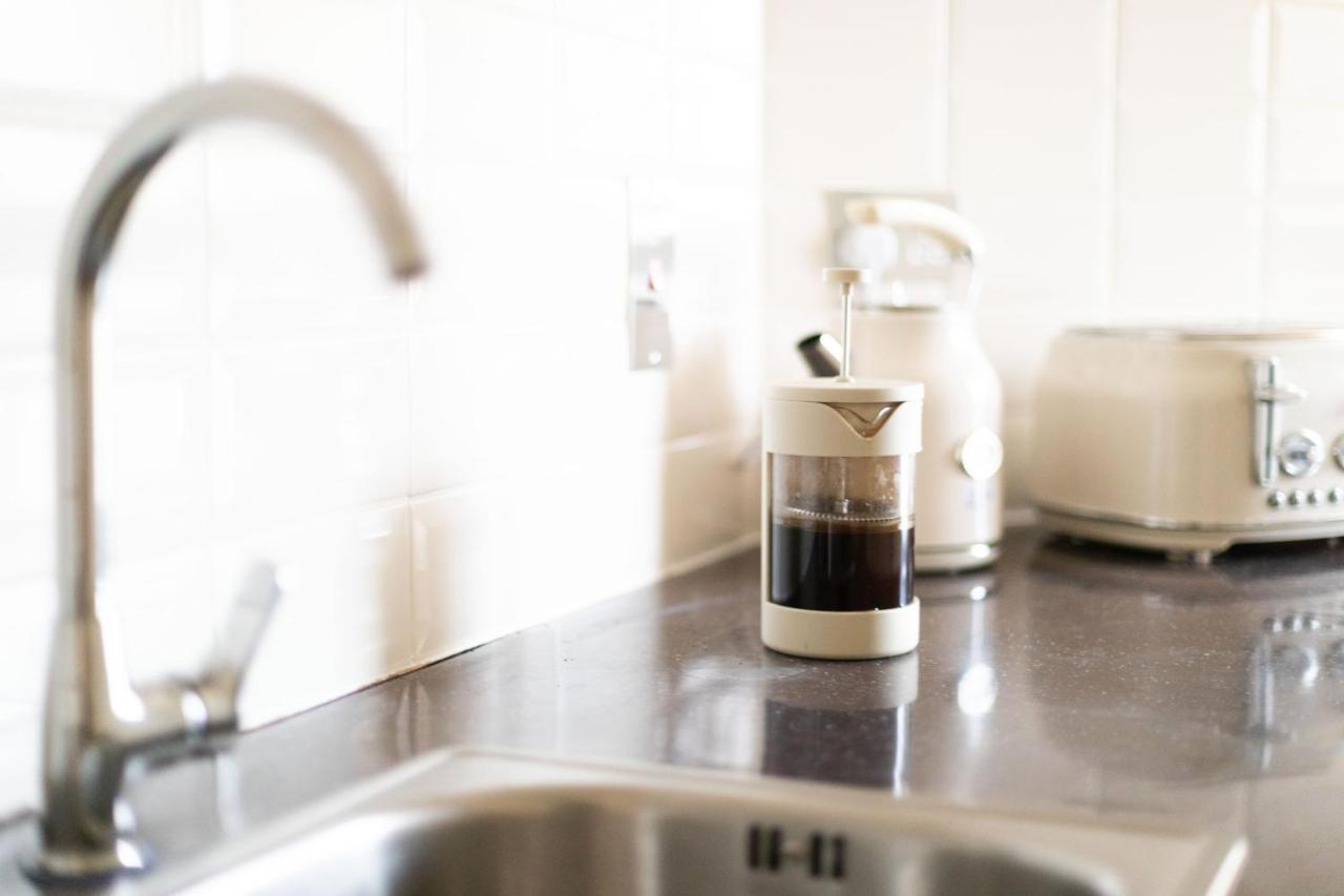 Spacious 1 Bed Oxford Street Apartment - Sleeps 4 런던 외부 사진